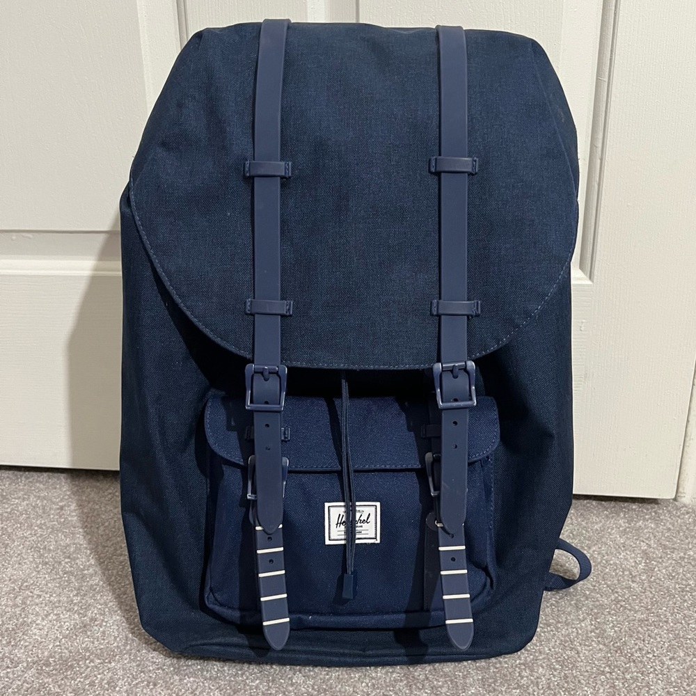 COLOR DISCONTINUED Herschel Backpack Navy Blue Recycled Material